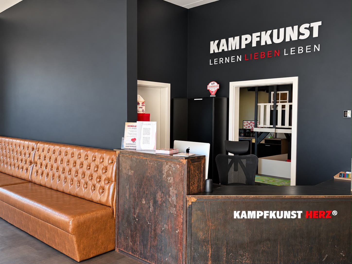 Empfangsbereich der KAMPFKUNST HERZ® Schule in Ramstein-Miesenbach